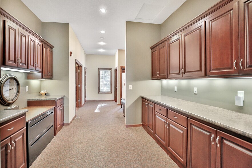 More Photos Of 2191-2195 Northdale Blvd NW, Coon Rapids Office For Sale