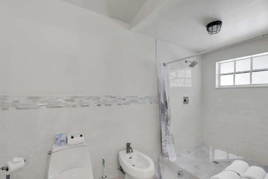 More Photos Of 97340-97360 Overseas Hwy, Key Largo Hotel For Sale