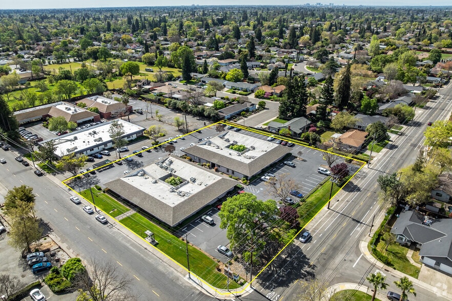 More Photos Of 3637 Mission Ave, Carmichael Office For Sale