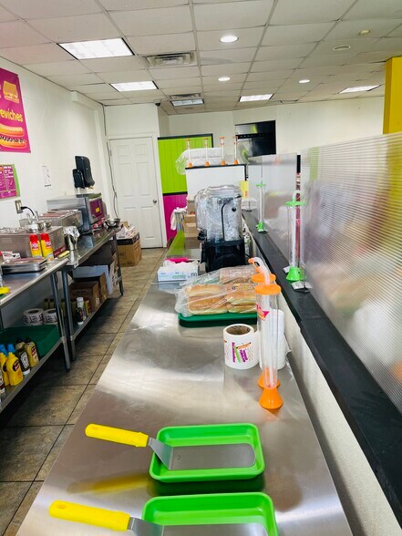 More Photos Of 78-88 Bayville Ave, Bayville Storefront Retail Residential For Lease