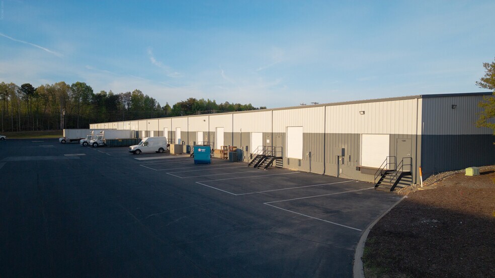 More Photos Of 1381 South Park Dr, Kernersville Light Manufacturing For Lease