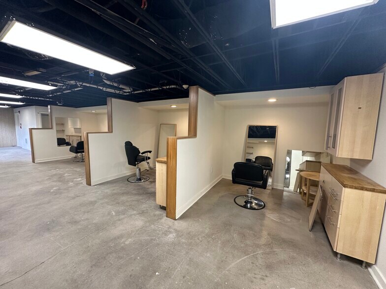 More Photos Of 8227 Woodmont Ave, Bethesda Storefront Retail Office For Lease