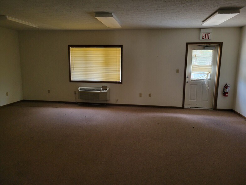 More Photos Of 3566 State Rd, Cuyahoga Falls Self Storage For Lease