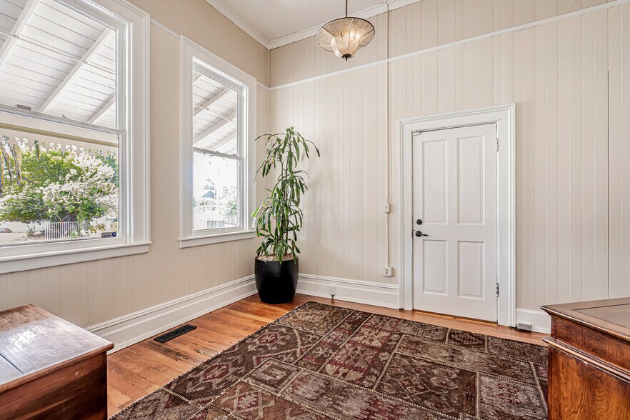 More Photos Of 602 W K St, Benicia Freestanding For Sale