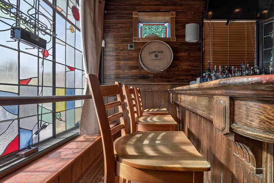 More Photos Of 671-673 Broadway, Bayonne Bar For Sale