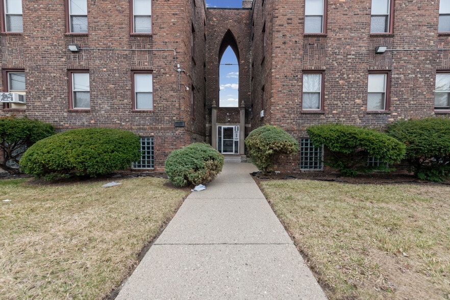 More Photos Of 3205 Kendall St, Detroit Apartments For Sale