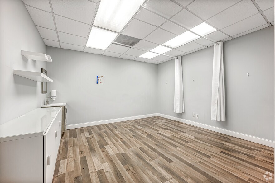 More Photos Of 1800 Water Pl SE, Atlanta Office For Sale