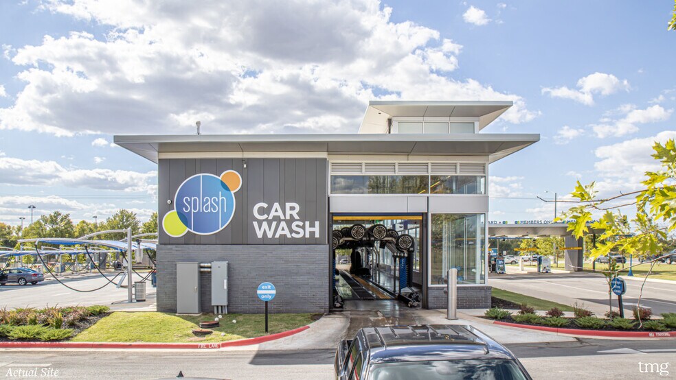 More Photos Of 1907 SW Regional Airport Blvd, Bentonville Carwash For Sale