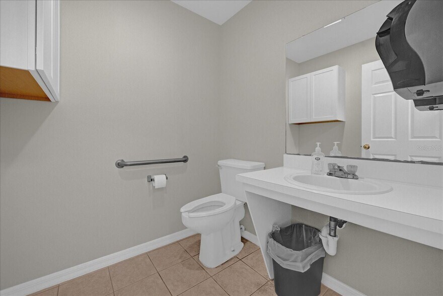 More Photos Of 904 Jan Mar Ct, Minneola Industrial For Sale