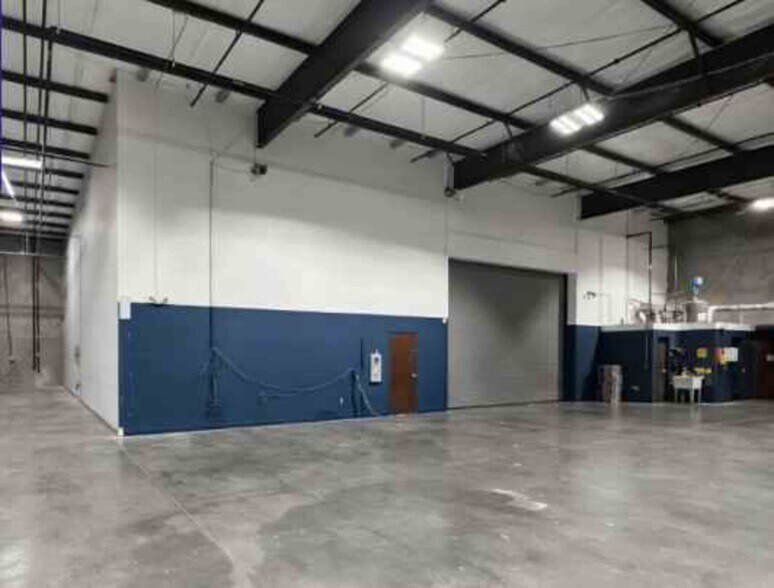 More Photos Of 350 Electronics Blvd SW, Huntsville Light Distribution For Lease