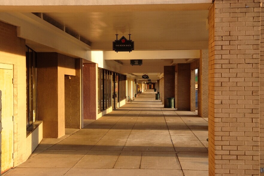 More Photos Of 1406-1500 Lexington Ave, Mansfield Unknown For Lease