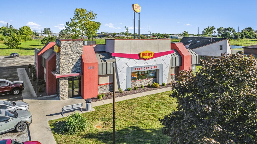 More Photos Of 224 E Richmond Ave, Mattoon General Retail For Sale