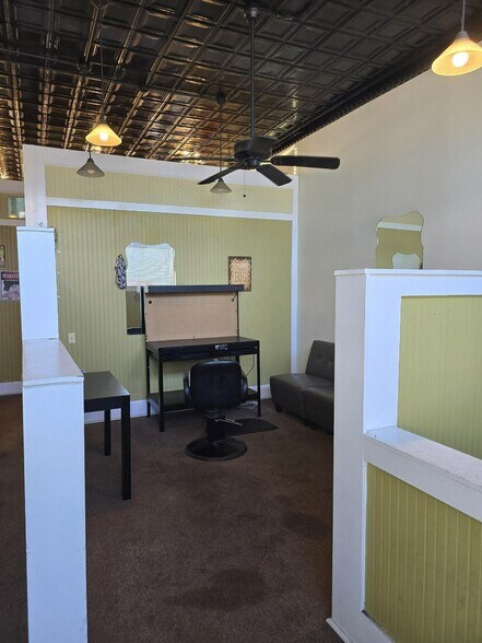 More Photos Of 126 Railroad St, Thomson Storefront For Sale