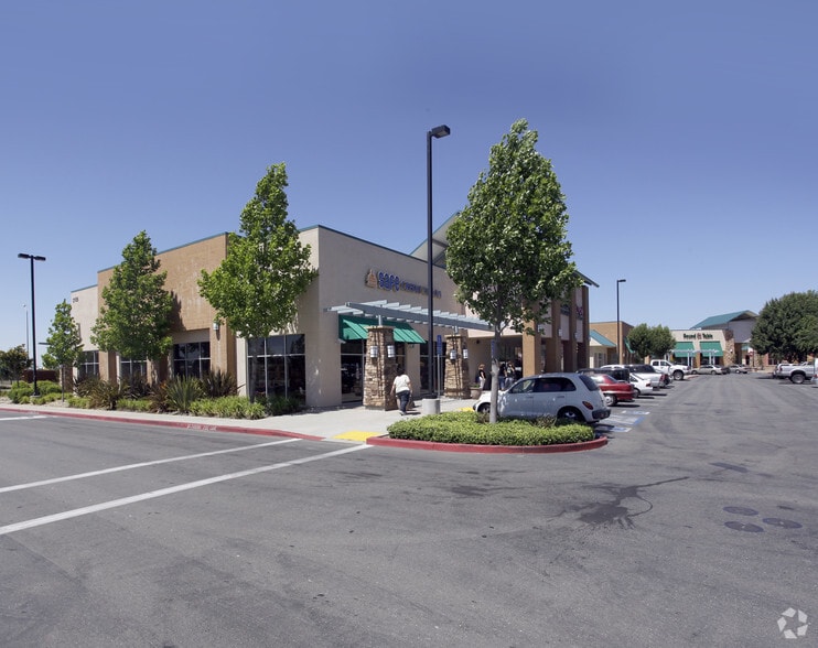 More Photos Of 2000-2155 Town Center Plaza, West Sacramento Unknown For Lease