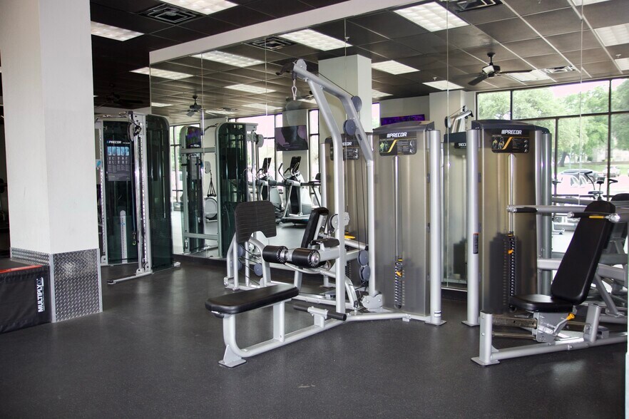 More Photos Of 215 Washington Ave, Waco Apartments For Sale