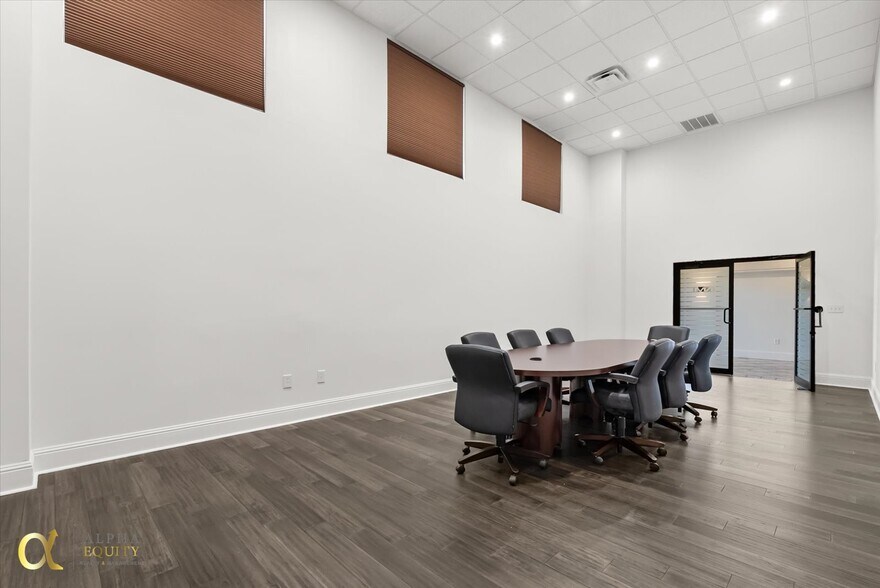 More Photos Of 201 Specialty Pt, Sanford Showroom For Lease