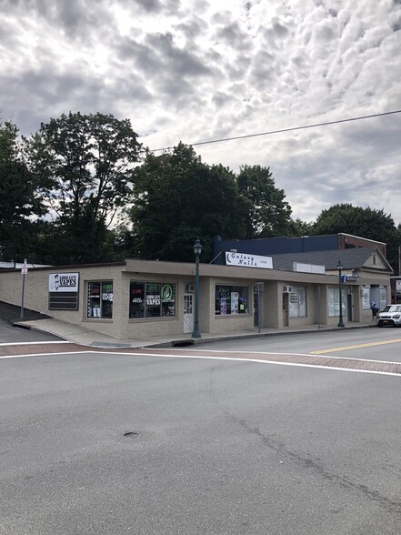 Primary Photo Of 192-200 Main St, Nanuet Freestanding For Lease