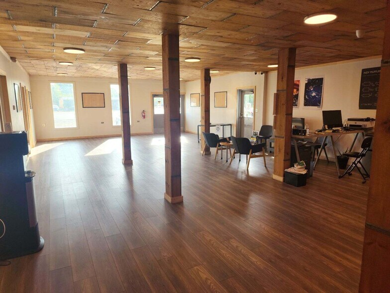 More Photos Of 3402 N Shadeland Ave, Indianapolis Auto Repair For Sale