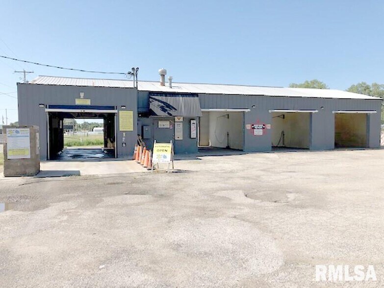 More Photos Of 1106 S Main St, Lewistown Storefront For Sale