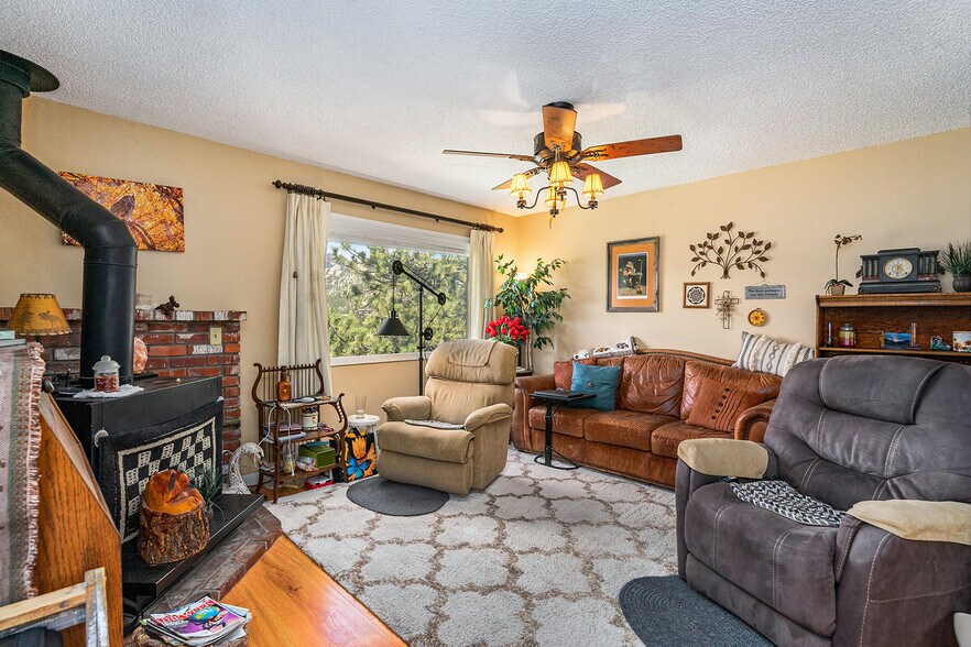 More Photos Of 257 Moccasin, Estes Park Apartments For Sale