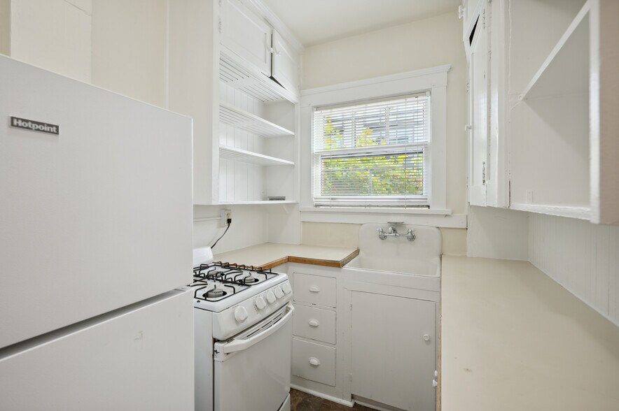 More Photos Of 605 E Denny Way, Seattle Apartments For Sale