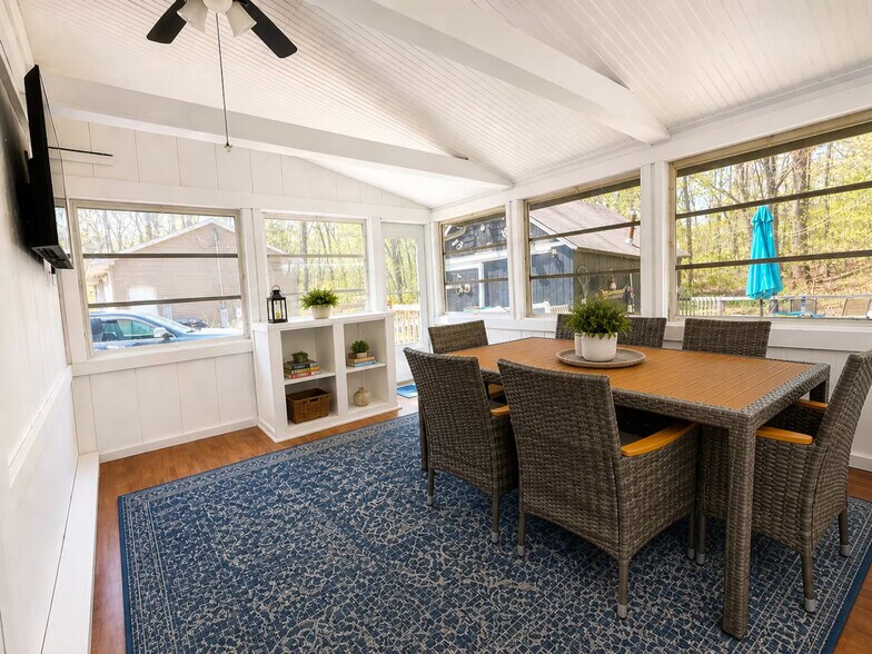 More Photos Of 19 W Shore Dr, Clinton Specialty For Sale