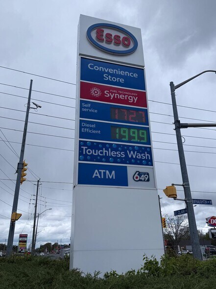 More Photos Of 404 St Clair St, Chatham-Kent General Retail For Sale