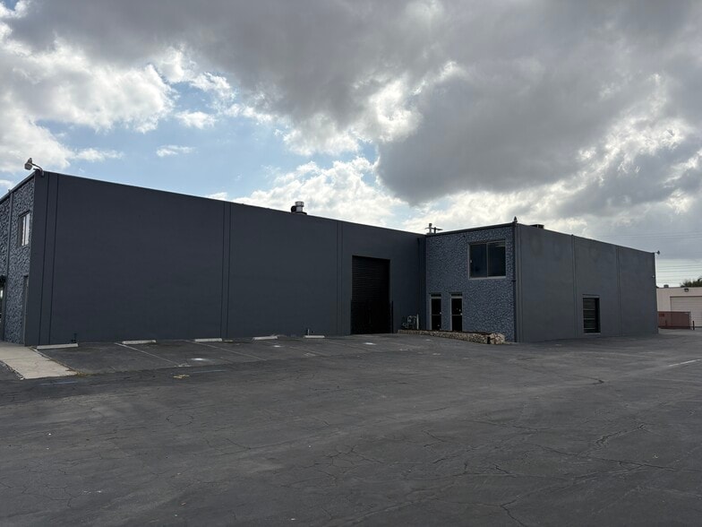 More Photos Of 7324 Madison St, Paramount Warehouse For Sale