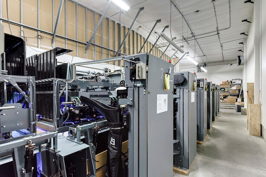 More Photos Of 1818 Central Ave, Auburn General Retail For Sale