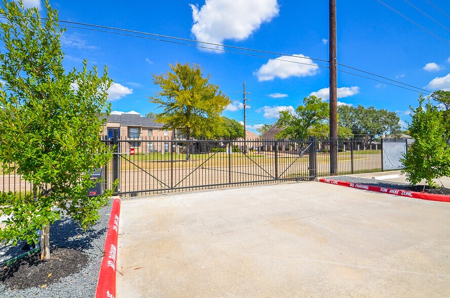 More Photos Of 17625 Kieth Harrow Blvd, Houston Warehouse For Lease