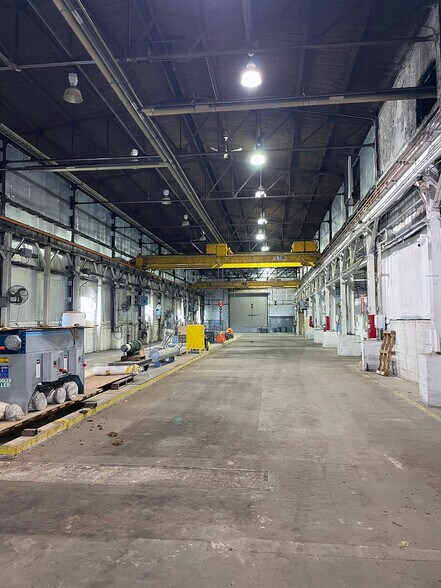 More Photos Of 310 S Franklin St, Fairland Warehouse For Lease