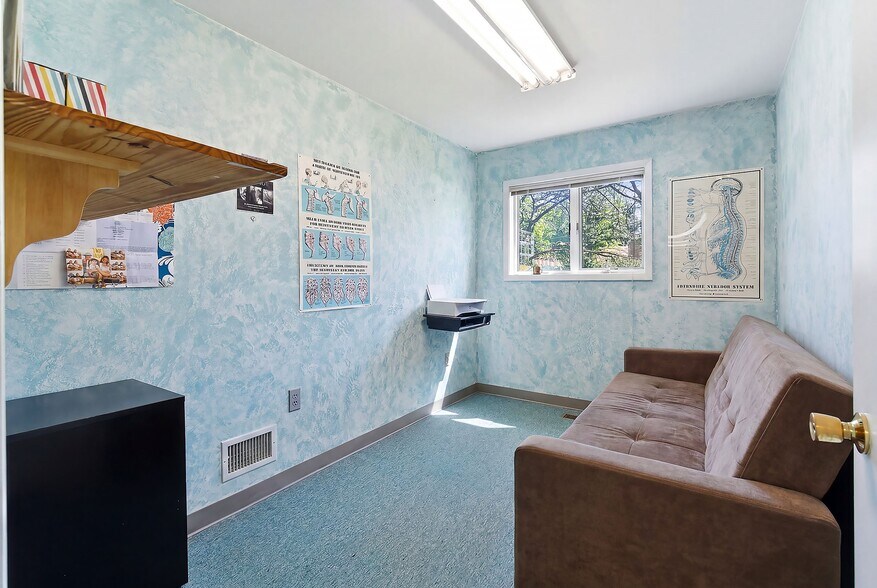 More Photos Of 801 Hughes Dr, Hamilton Office Residential For Sale