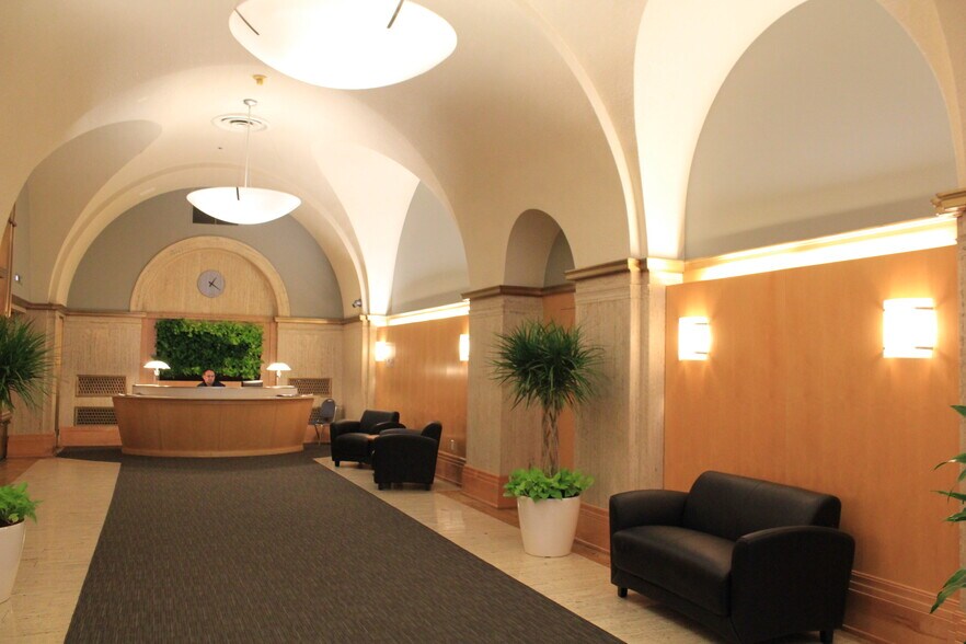 More Photos Of 137-151 W 4th St, Cincinnati Office For Sale