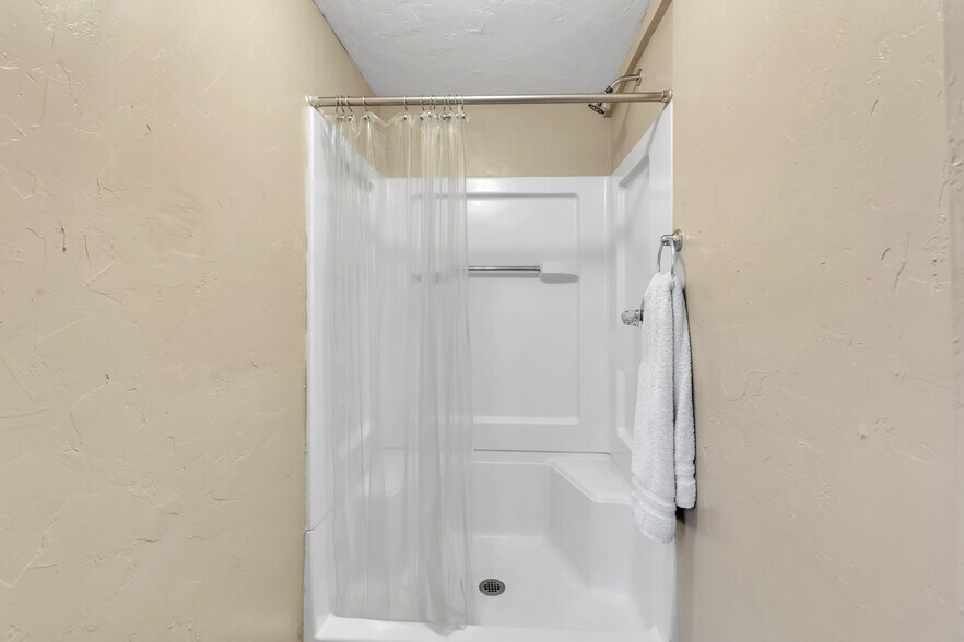 More Photos Of 3700 Trellis Ct, Oklahoma City Office Residential For Sale