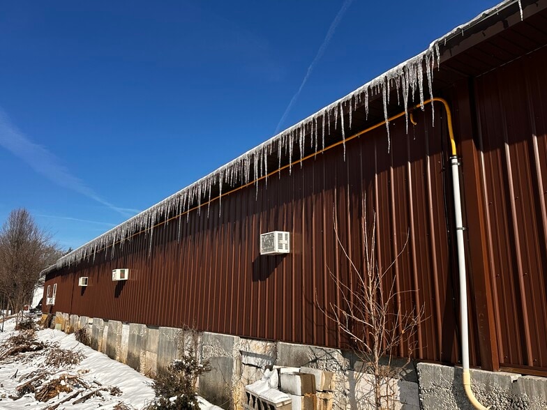 More Photos Of 522A S Main St, Broadway Flex For Sale