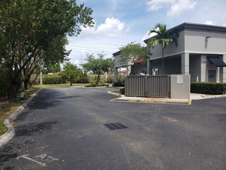 More Photos Of 4644 Coral Ridge Dr, Coral Springs Service For Lease