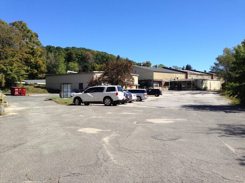 More Photos Of 157 Columbia St, Lee Warehouse For Sale