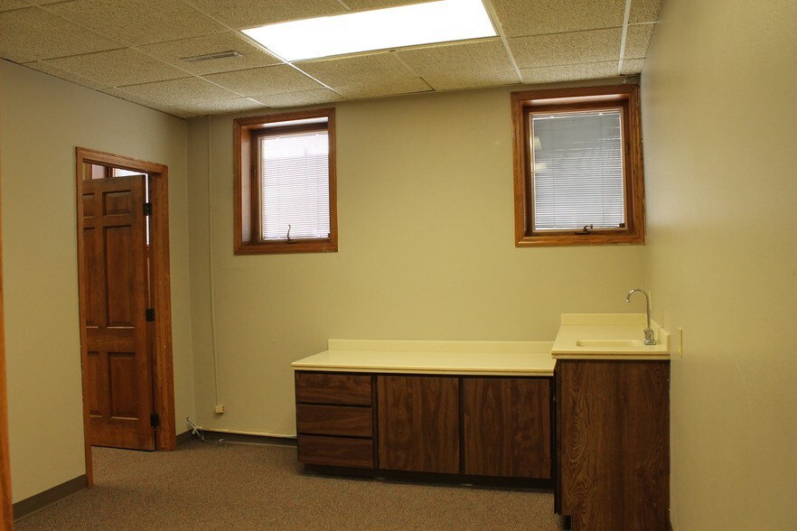 More Photos Of 535 Main St, Ames Office For Lease