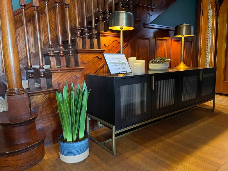 More Photos Of 144 S 39th St, Omaha Office For Lease