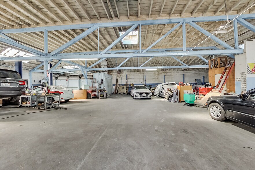 More Photos Of 3475 Champion St, Oakland Auto Repair For Sale