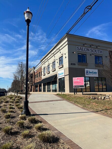 More Photos Of 425 Buford Hwy, Suwanee Storefront Retail Office For Lease
