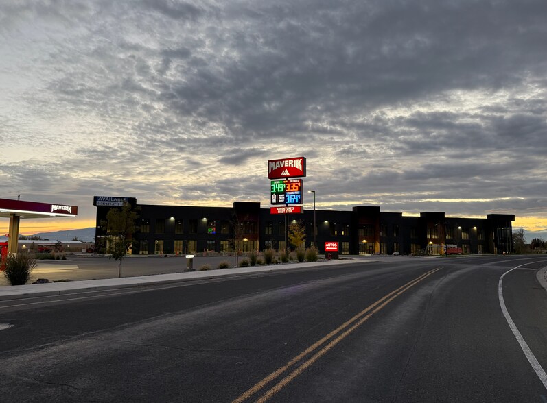 More Photos Of 500 E Auto Mall Dr, American Fork Light Manufacturing For Lease