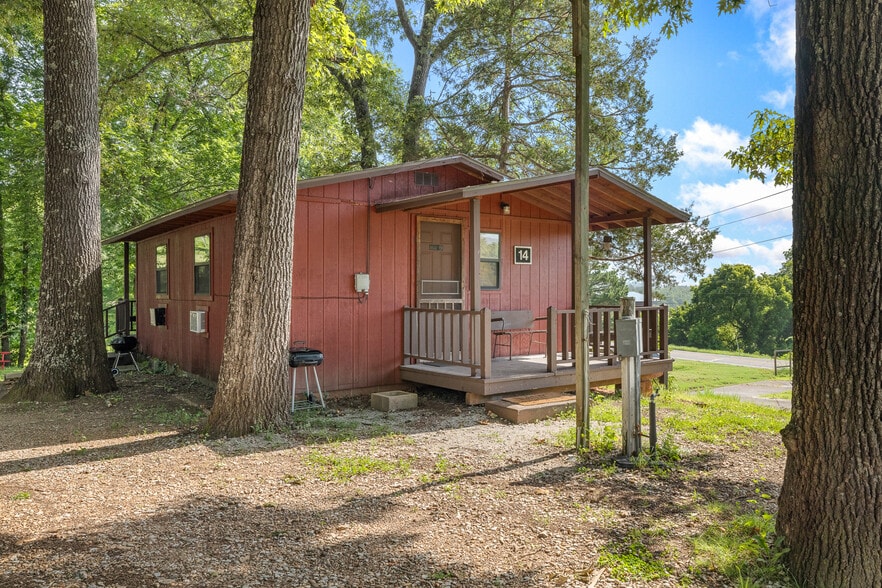 More Photos Of 621 Court St, Jasper Trailer Camper Park For Sale