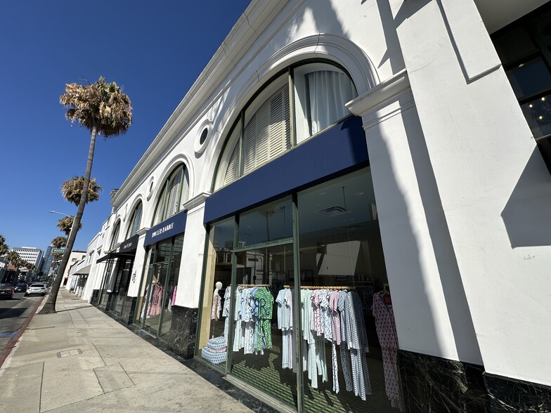 More Photos Of 9455-9469 S Santa Monica Blvd, Beverly Hills Storefront For Lease