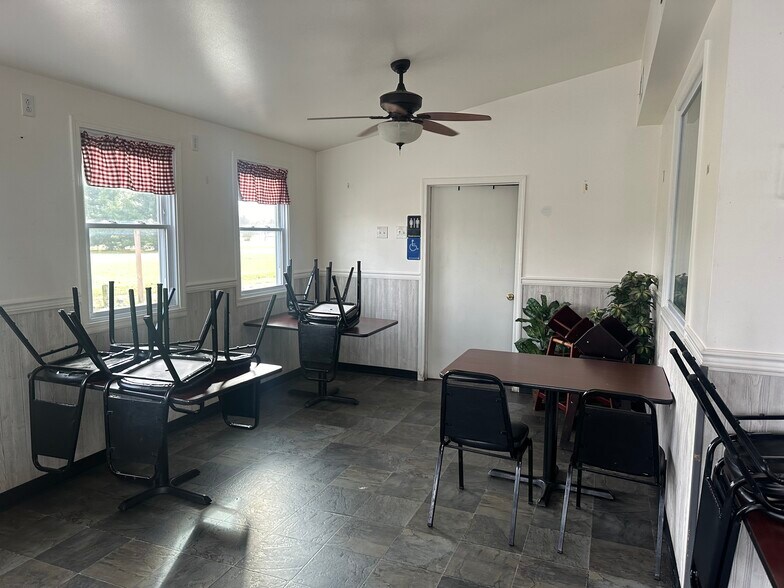 More Photos Of 811 W Findlay St, Carey Restaurant For Sale