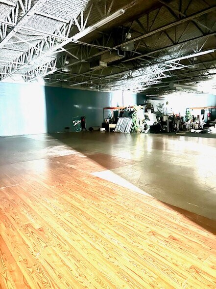 More Photos Of 16745 N I-45 Fwy, Houston Industrial For Sale