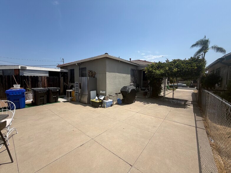 More Photos Of 4262-4266 Chamoune Ave, San Diego Apartments For Sale