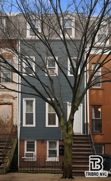 More Photos Of 126 Hall St, Brooklyn Apartments For Sale