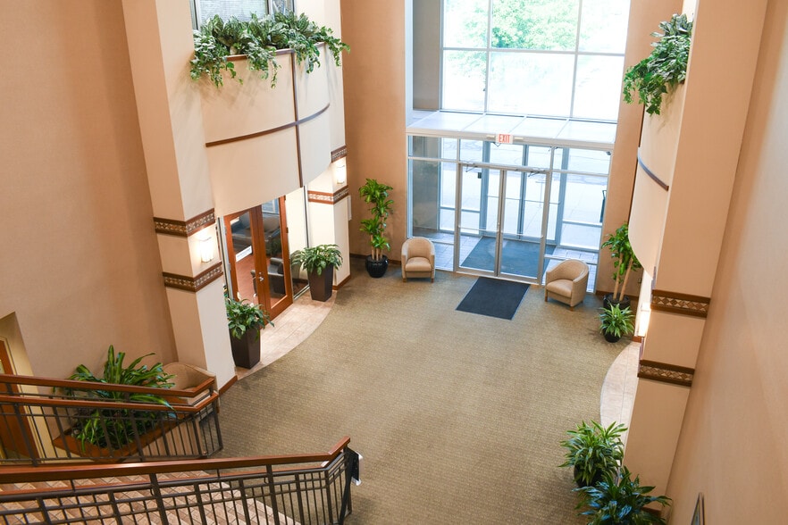 More Photos Of 9910 DuPont Circle Dr E, Fort Wayne Office For Lease