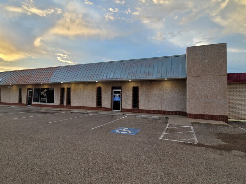 More Photos Of 3206-3212 34th St, Lubbock Storefront Retail Office For Lease